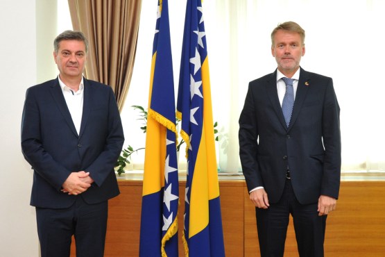 Zamjenik predsjedavajućeg Predstavničkog doma dr. Denis Zvizdić primio u nastupnu posjetu ambasadora Kraljevine Norveške u BiH